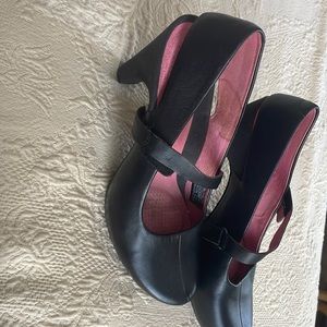 Tsubo black heels